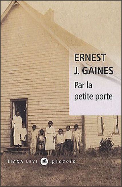Par la petite porte